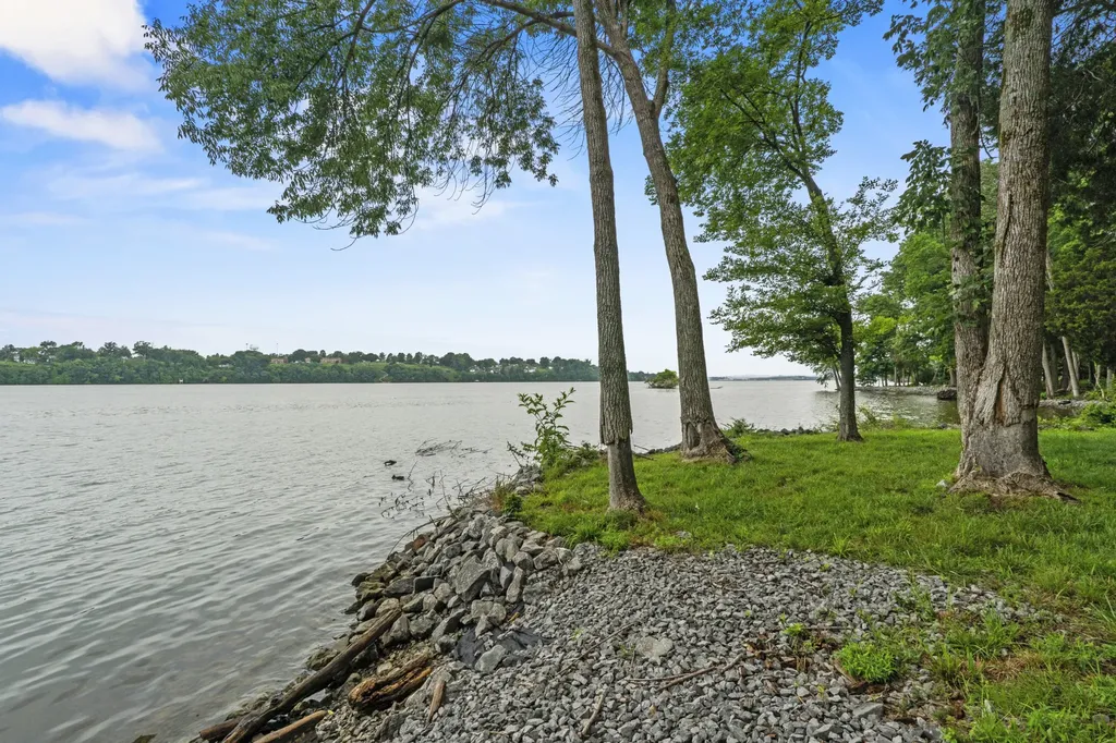 133 Windmill Pointe Circle Hendersonville TN 37075