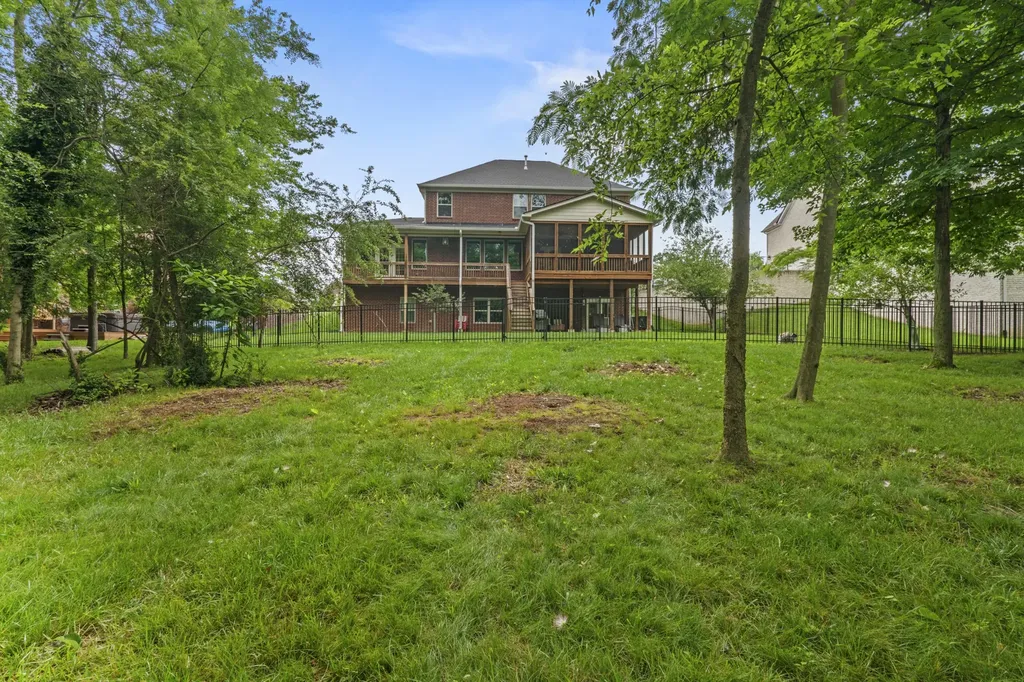 133 Windmill Pointe Circle Hendersonville TN 37075