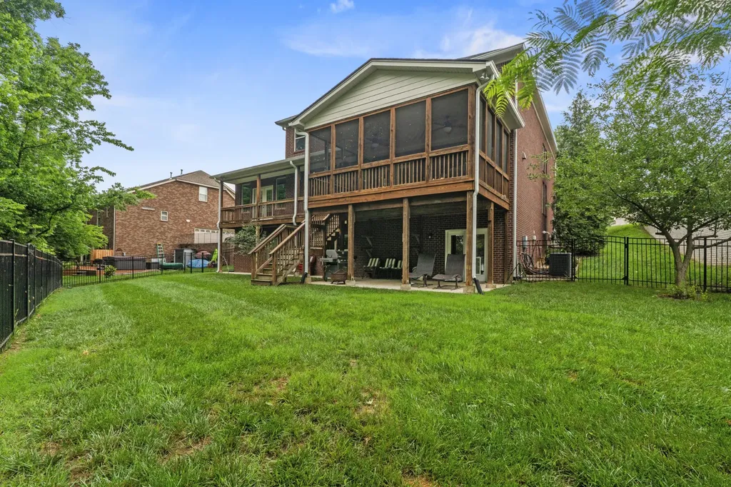 133 Windmill Pointe Circle Hendersonville TN 37075