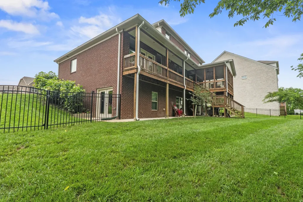 133 Windmill Pointe Circle Hendersonville TN 37075