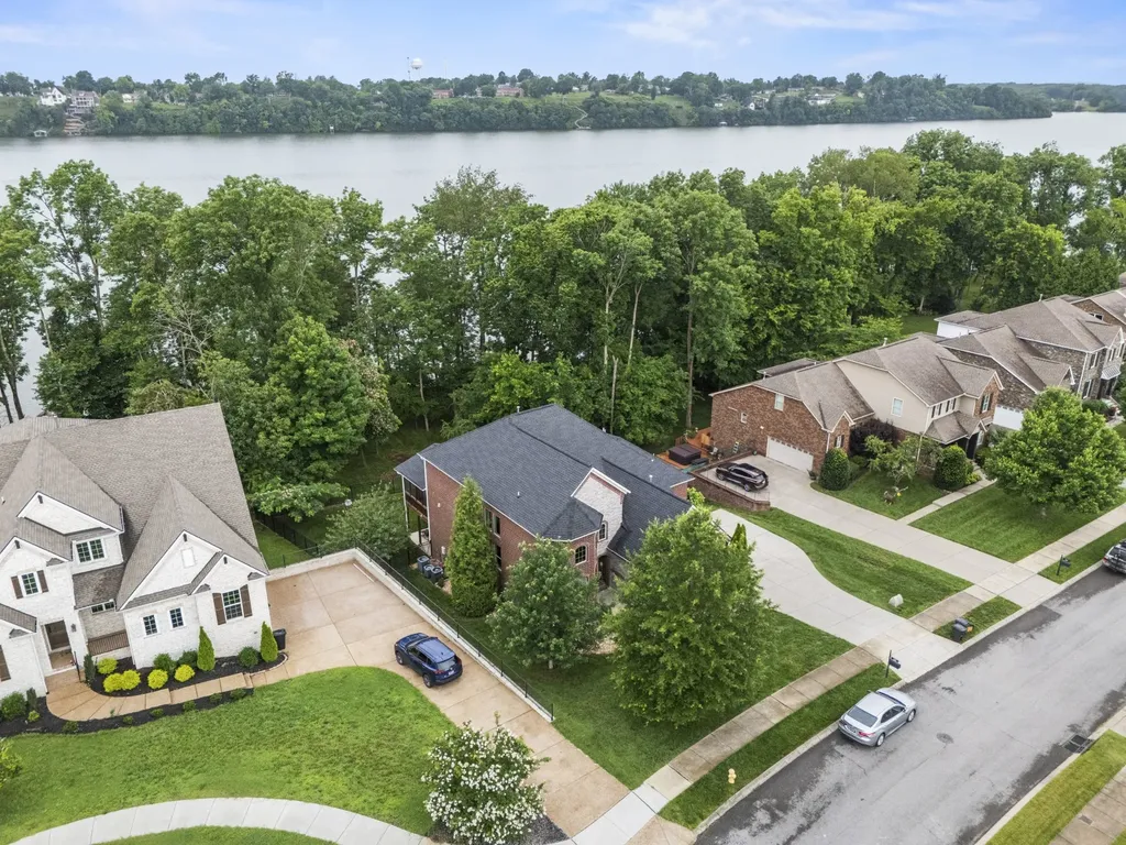 133 Windmill Pointe Circle Hendersonville TN 37075