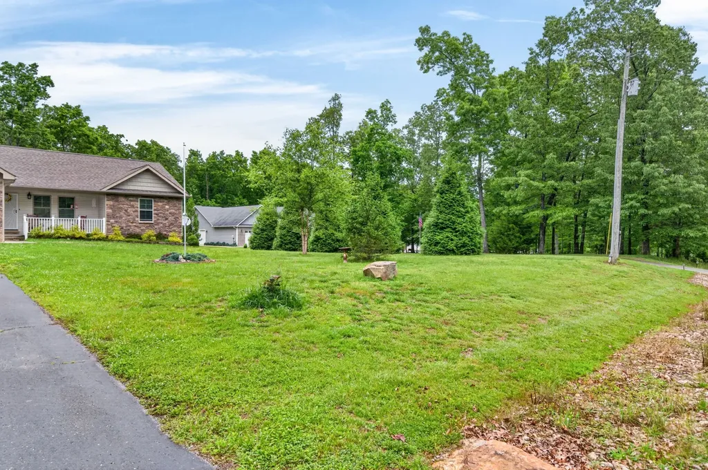 234 Stonecrest Avenue Crossville TN 38571