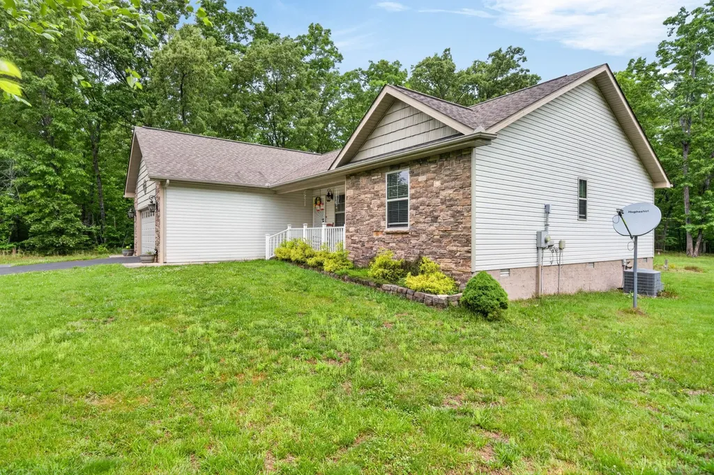 234 Stonecrest Avenue Crossville TN 38571
