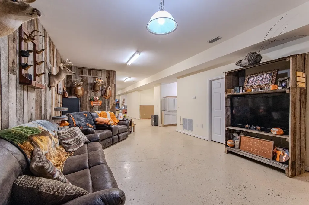 2411 Keazey Hollow Road Waynesboro TN 38485