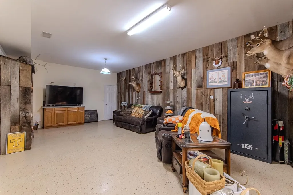 2411 Keazey Hollow Road Waynesboro TN 38485