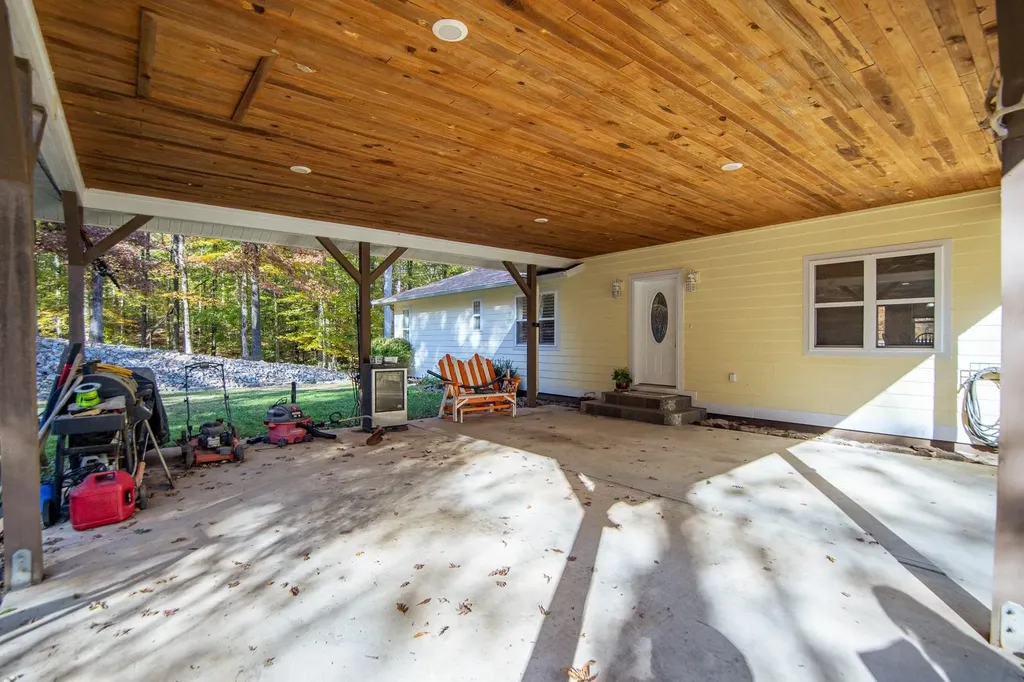 2411 Keazey Hollow Road Waynesboro TN 38485