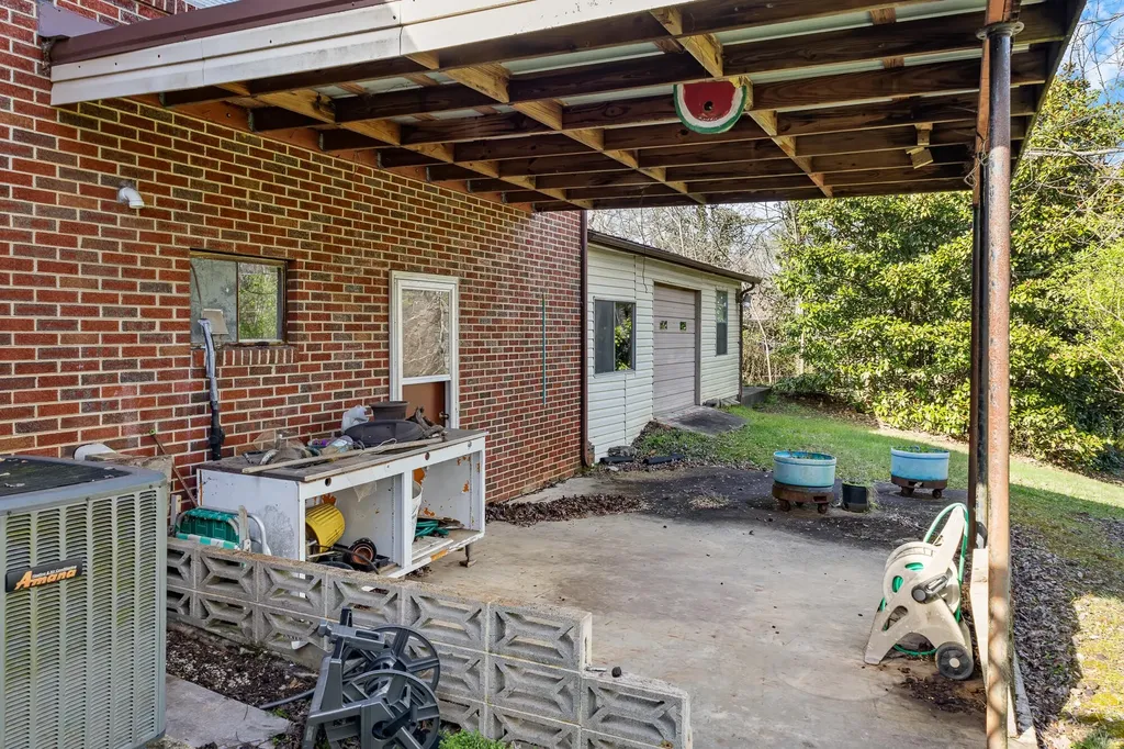 717 James Street Athens TN 37303