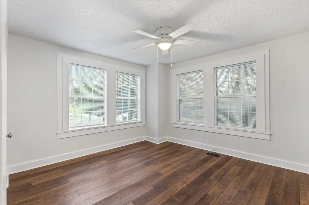 300 S Oak Street Sweetwater TN 37874