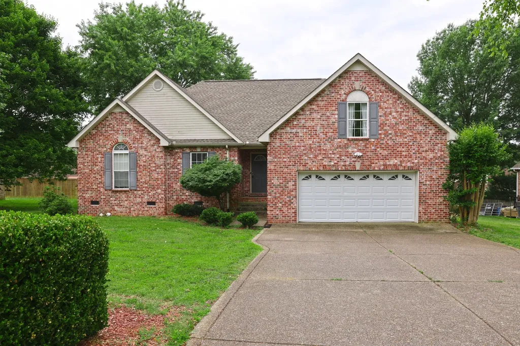 1118 Franklin Drive Greenbrier TN 37073