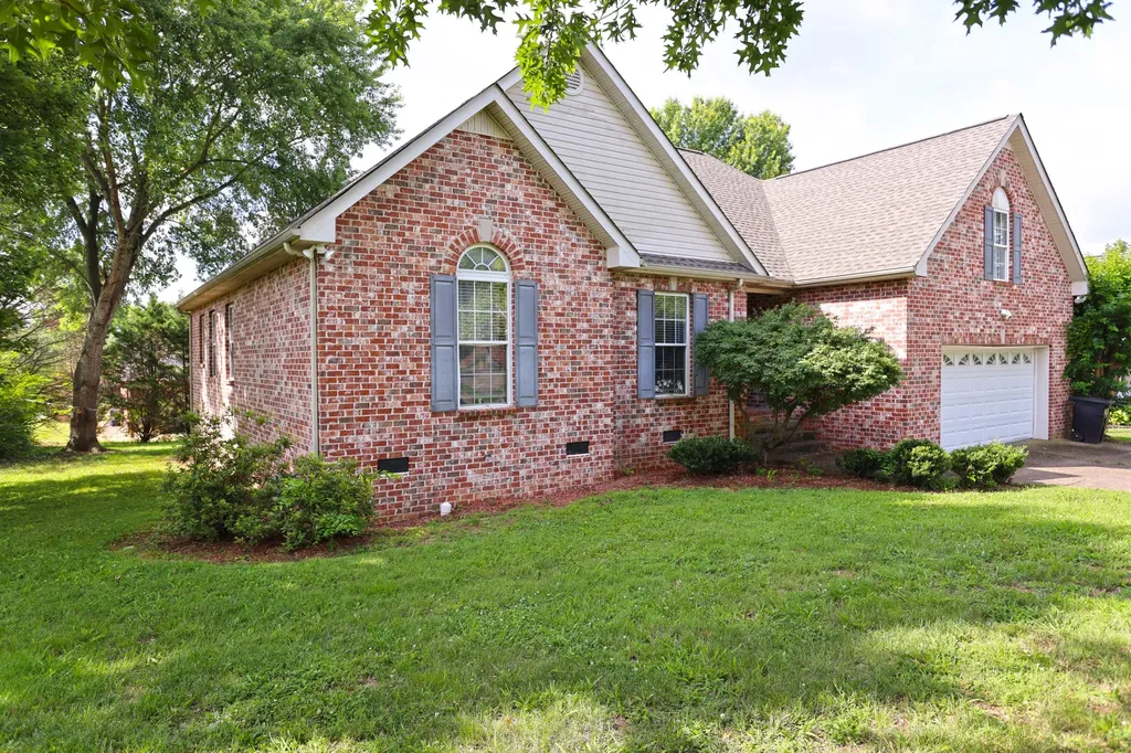 1118 Franklin Drive Greenbrier TN 37073