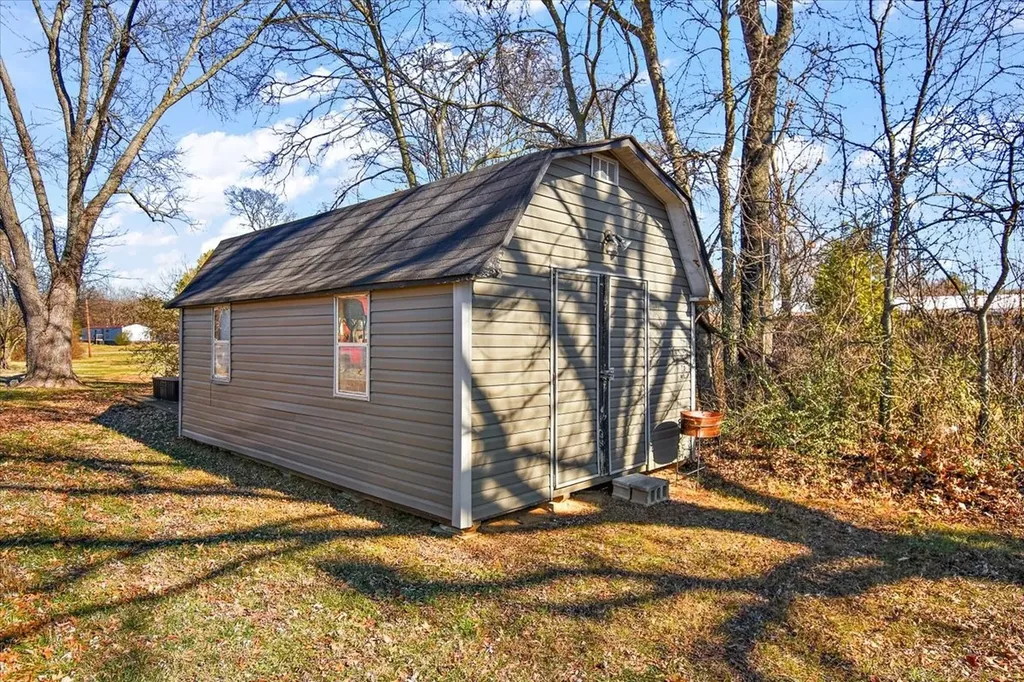 1087 Woods Ferry Road Gallatin TN 37066