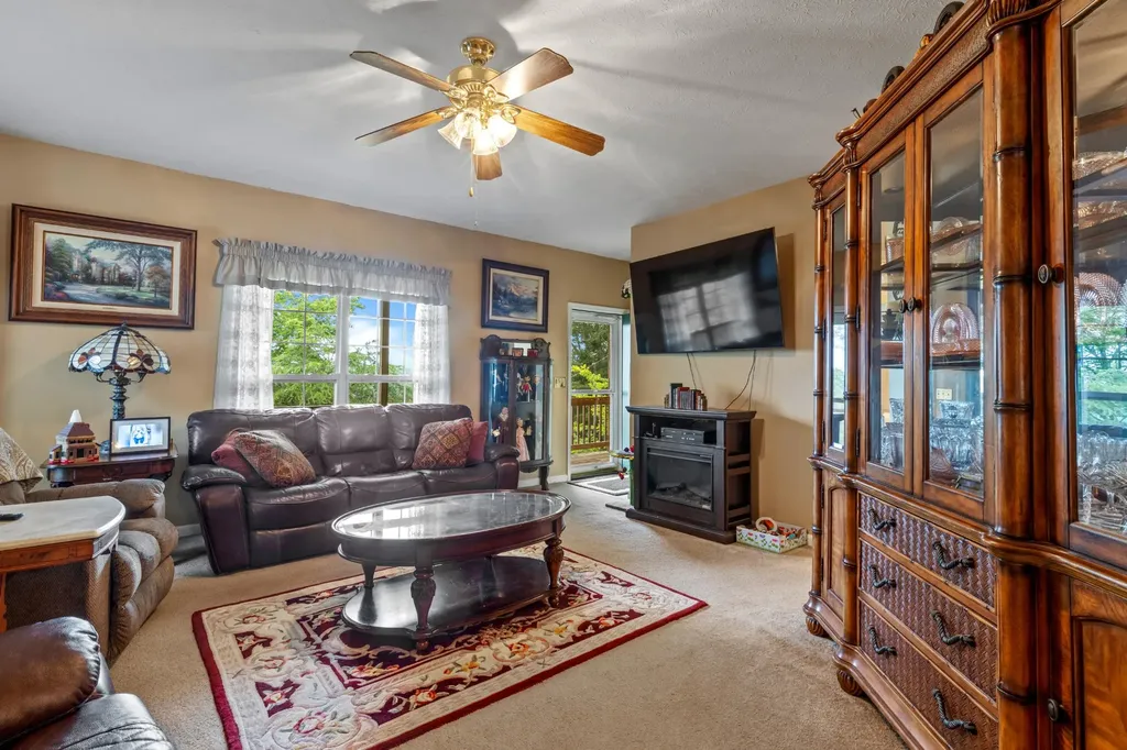 965 Lakewood Village Road Spring City TN 37381