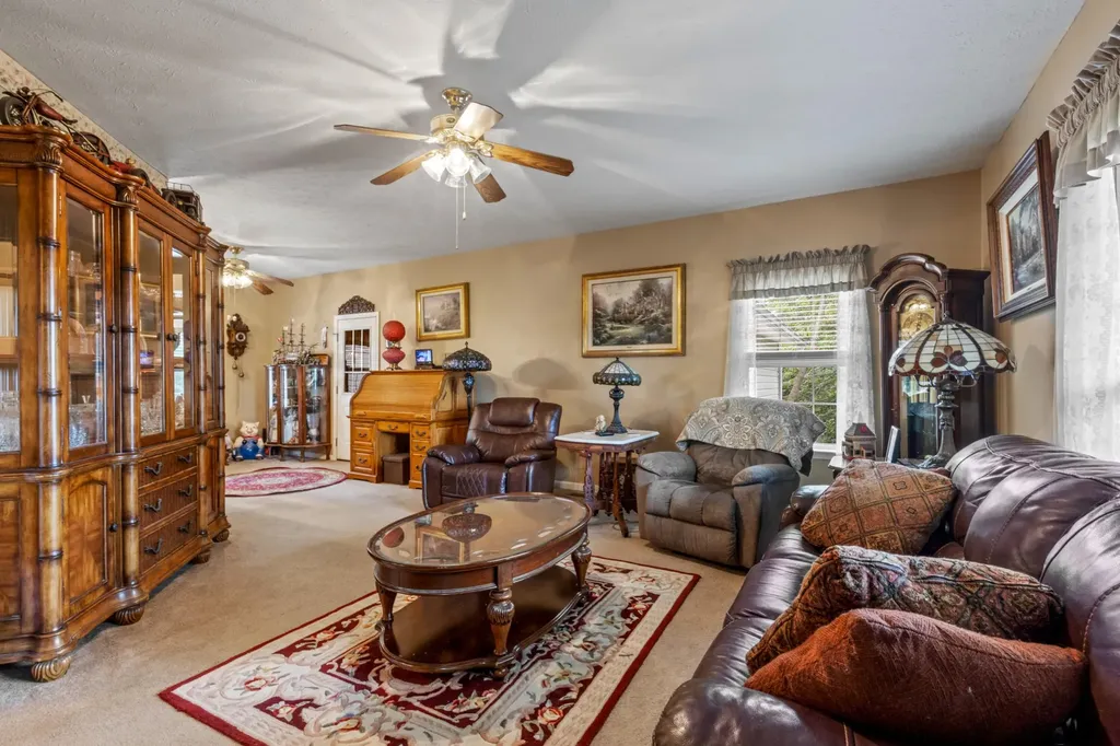 965 Lakewood Village Road Spring City TN 37381