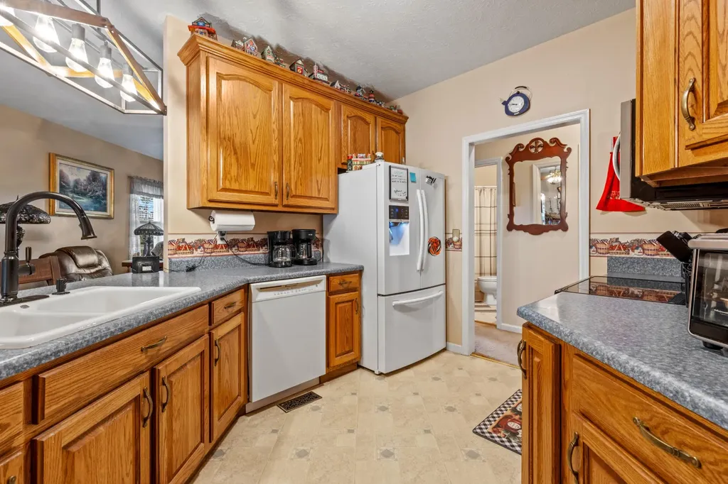 965 Lakewood Village Road Spring City TN 37381