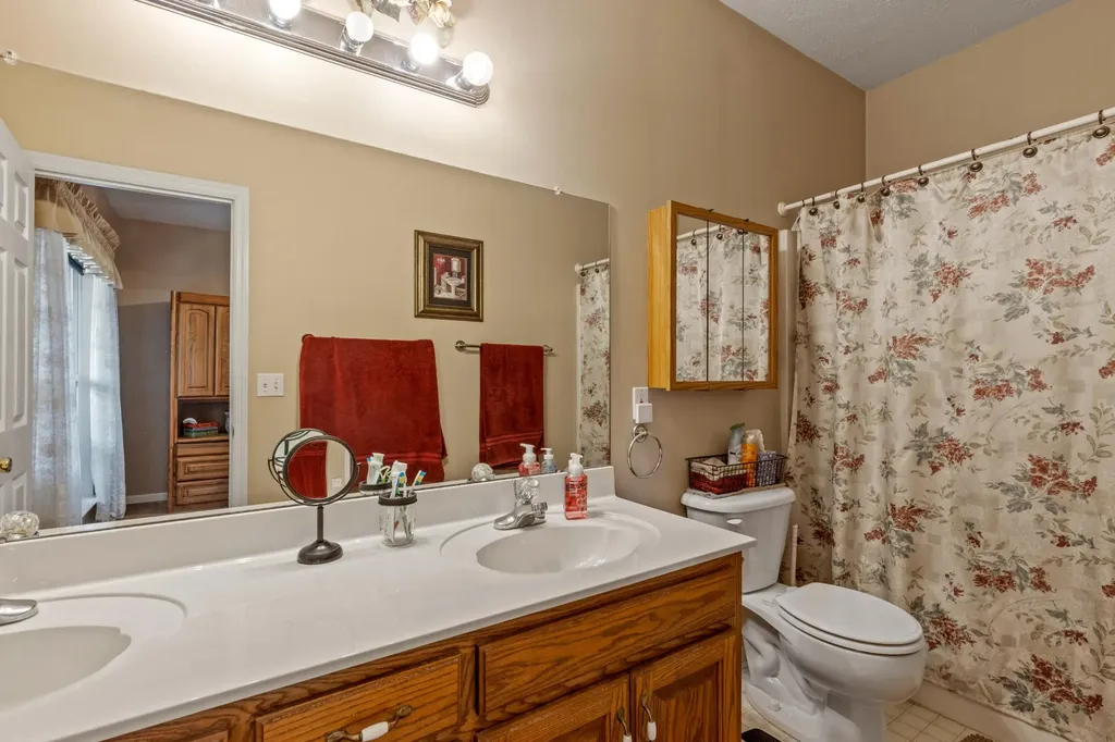 965 Lakewood Village Road Spring City TN 37381