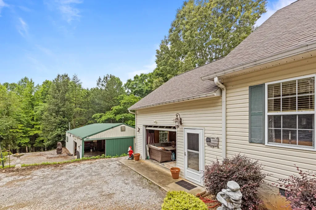 965 Lakewood Village Road Spring City TN 37381