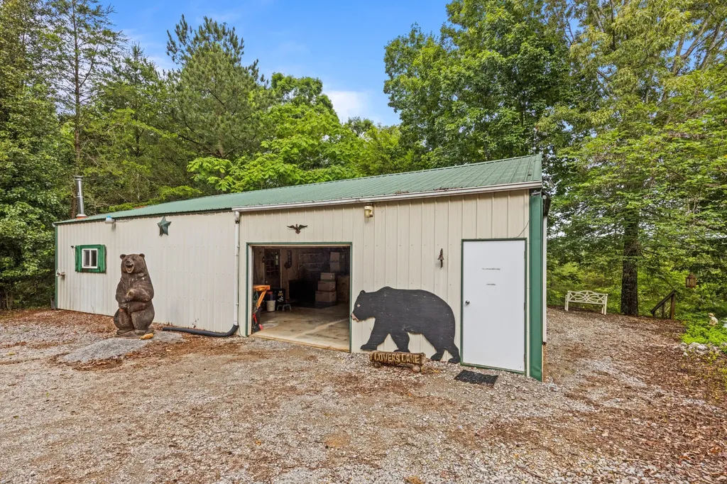 965 Lakewood Village Road Spring City TN 37381