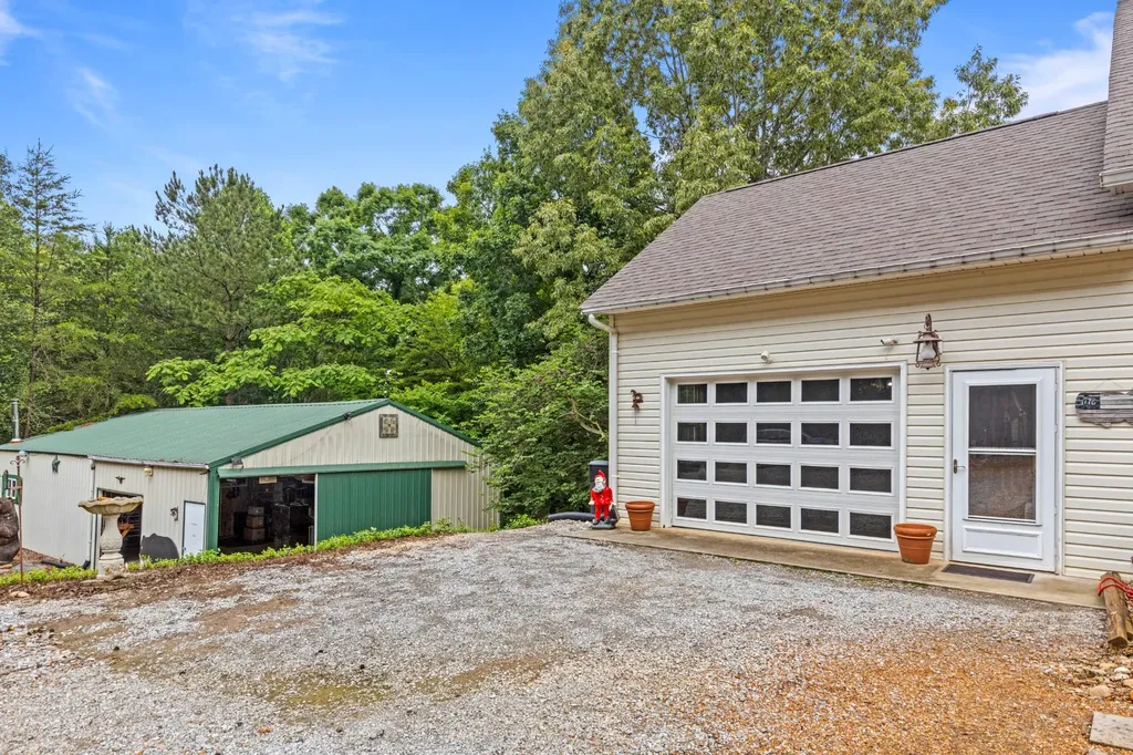 965 Lakewood Village Road Spring City TN 37381