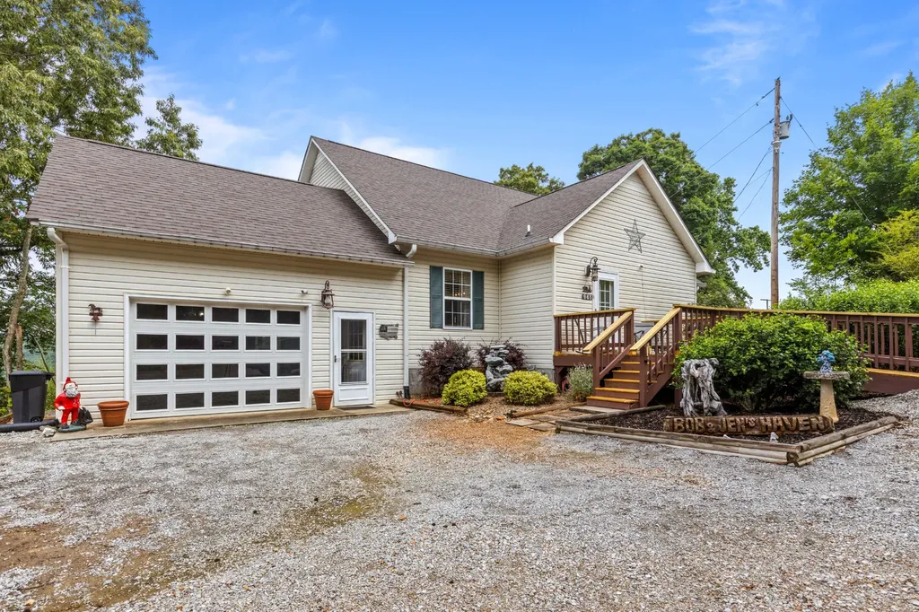 965 Lakewood Village Road Spring City TN 37381