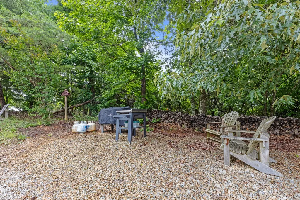 965 Lakewood Village Road Spring City TN 37381