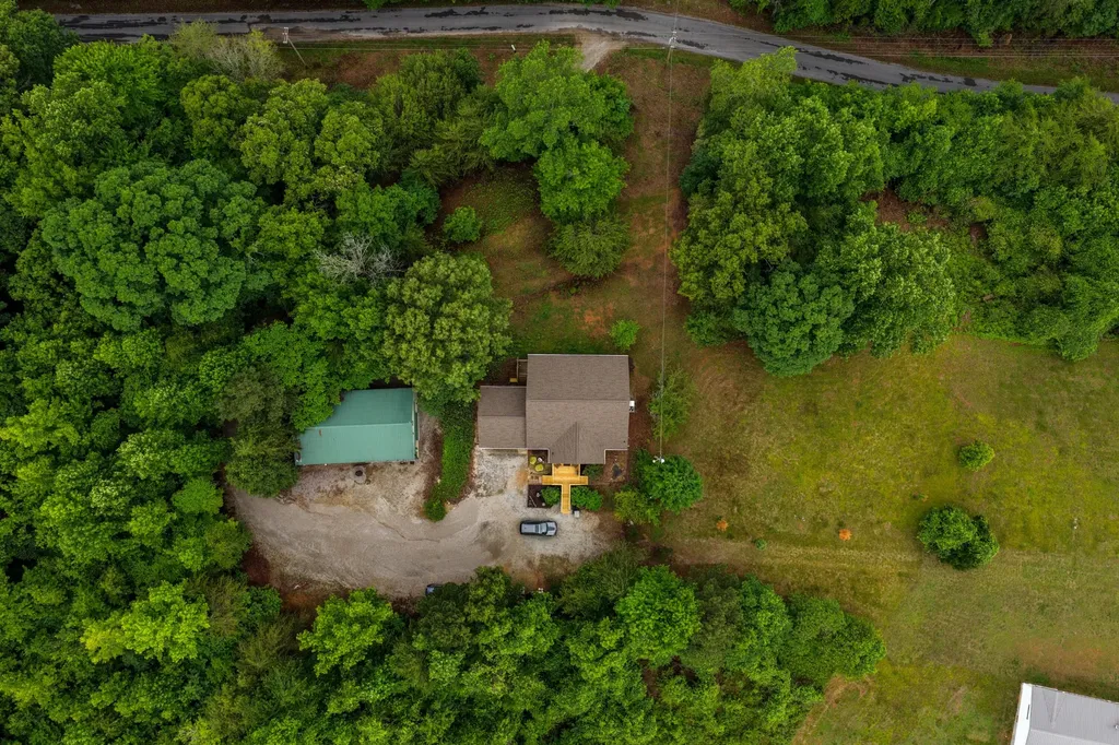 965 Lakewood Village Road Spring City TN 37381