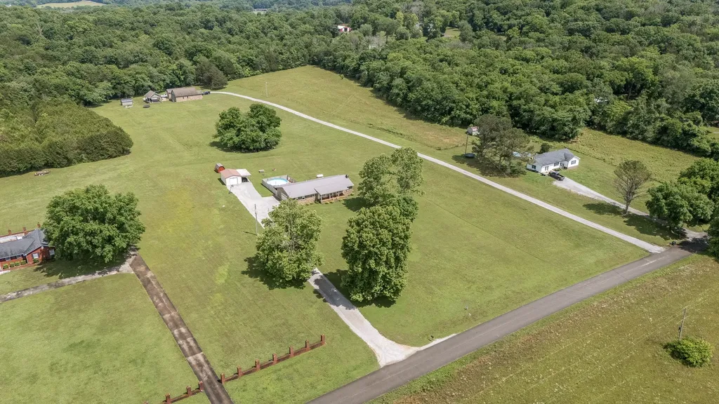 43 Boning Road Fayetteville TN 37334