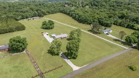 43 Boning Road Fayetteville TN 37334