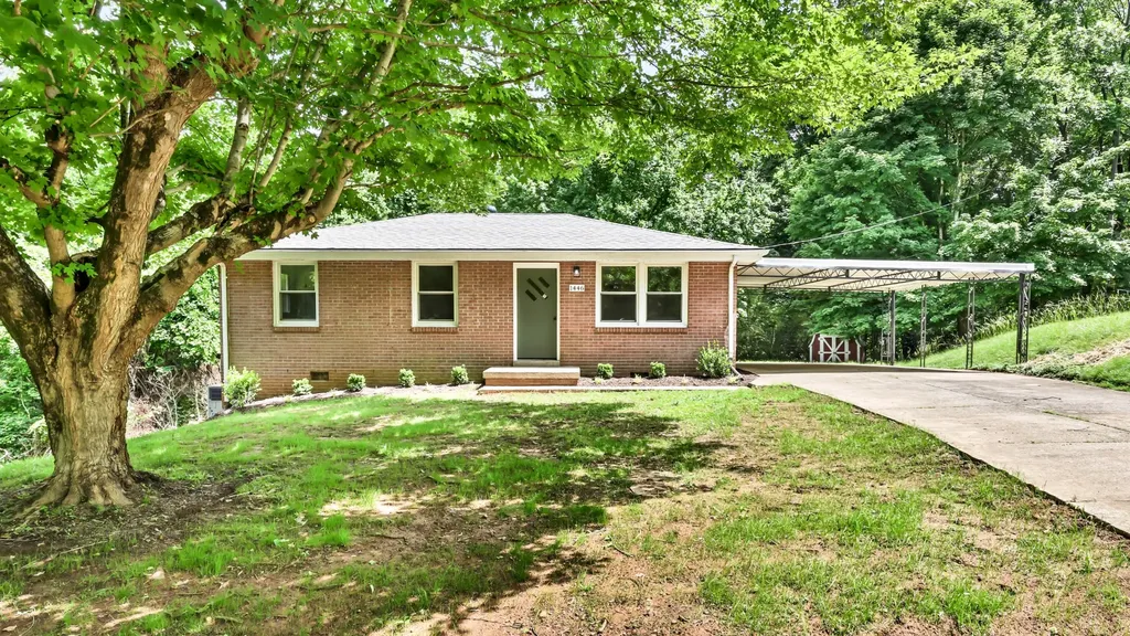 Clarksville TN, 1446 Elm Hill Drive