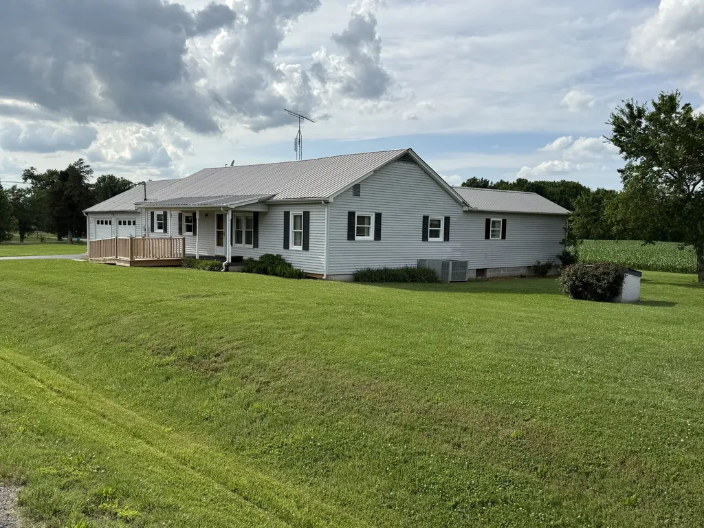 2971 Monroe Floyd Road Decherd TN 37324