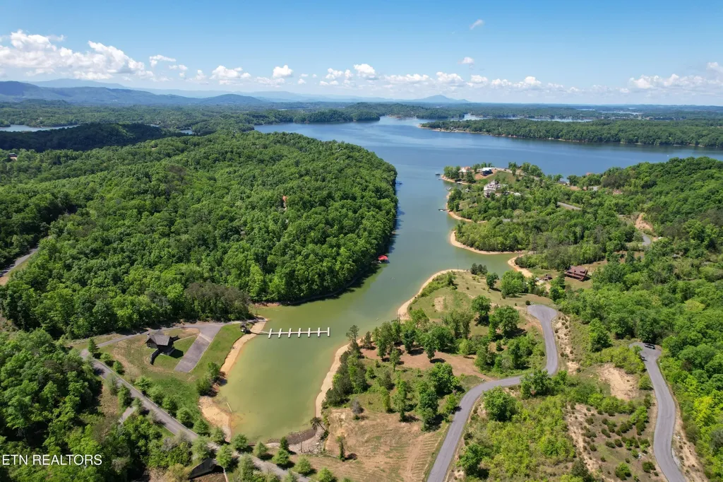 78 Stone Bridge Drive Dandridge TN 37725