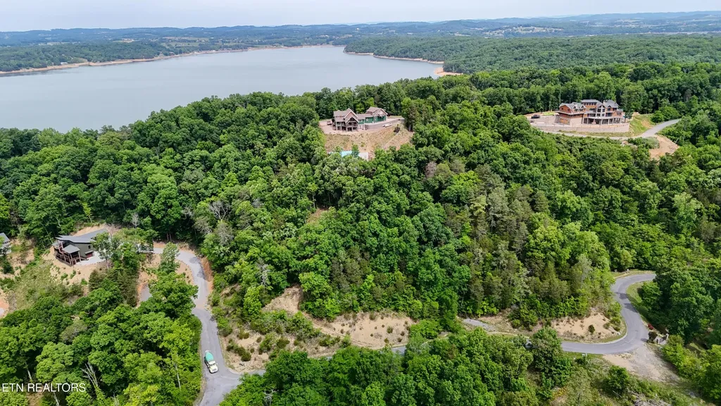 78 Stone Bridge Drive Dandridge TN 37725