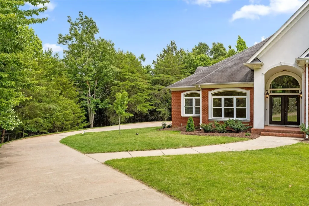 2551 Alpine Bluff Trail Ooltewah TN 37363