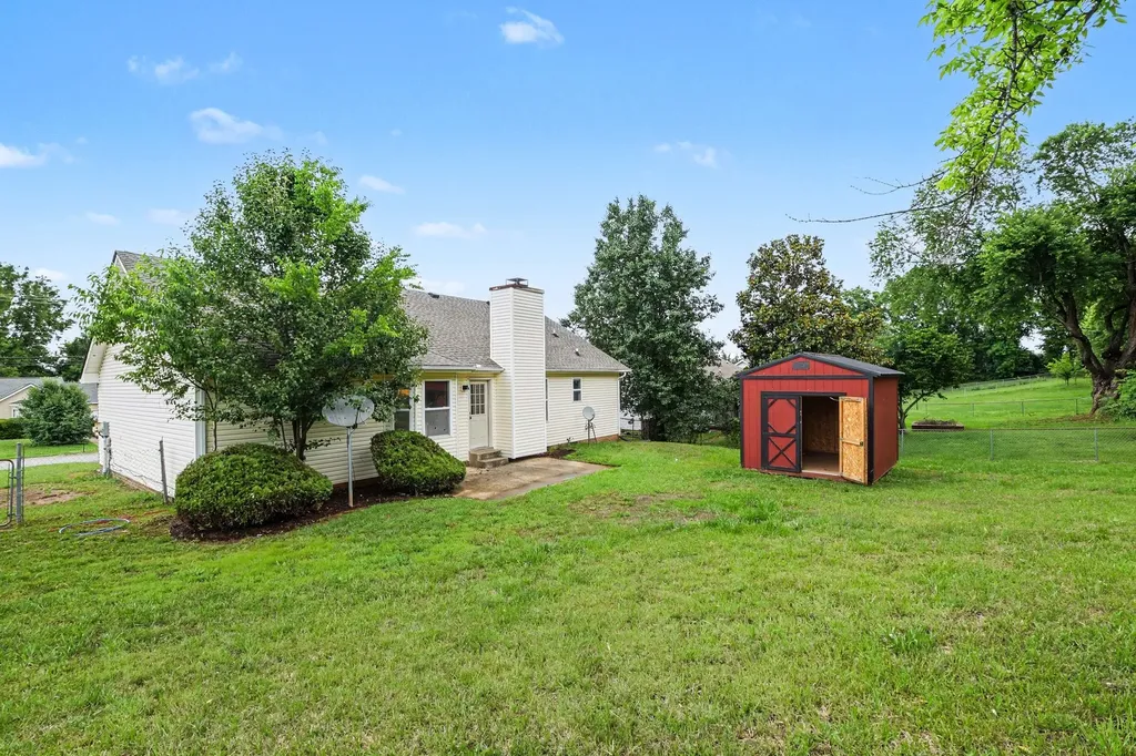 1774 Cabana Dr, NE Clarksville TN 37042