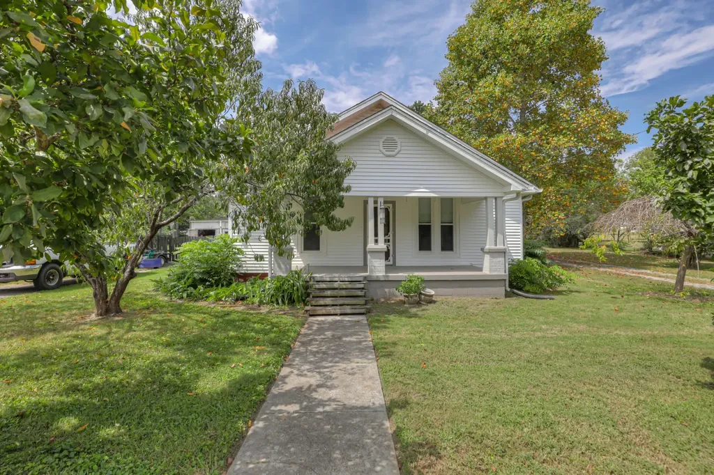 308 Elm Avenue Watertown TN 37184