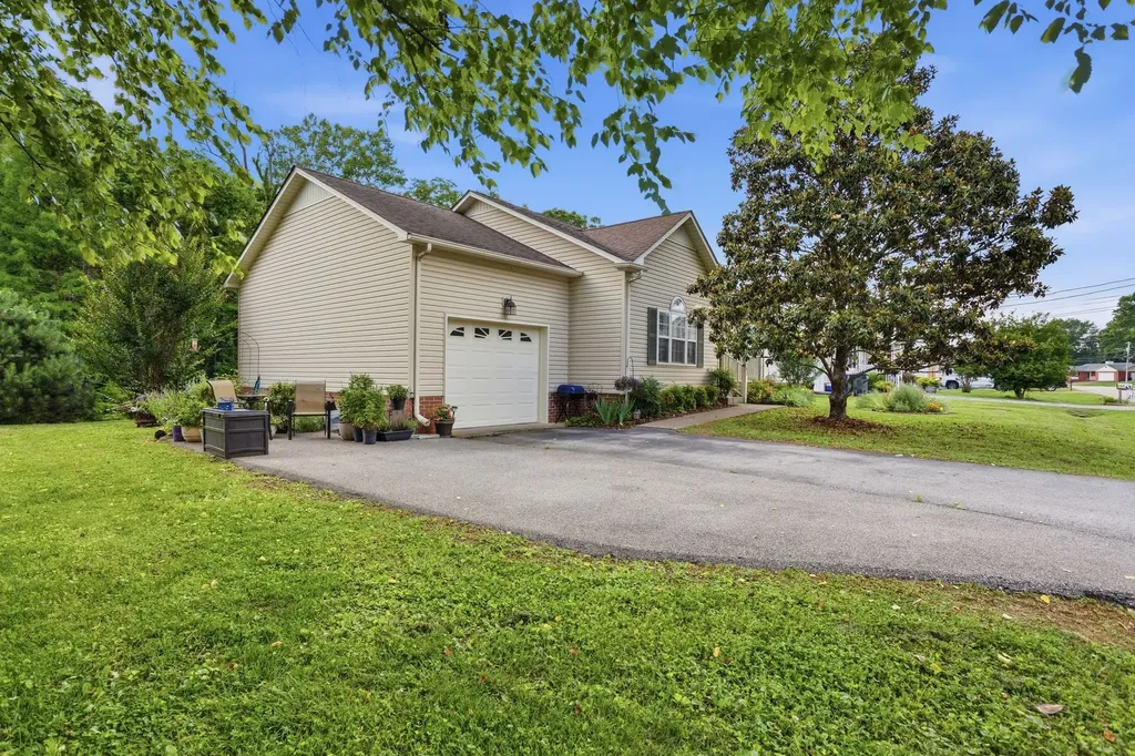 202 Kimberly Drive Columbia TN 38401