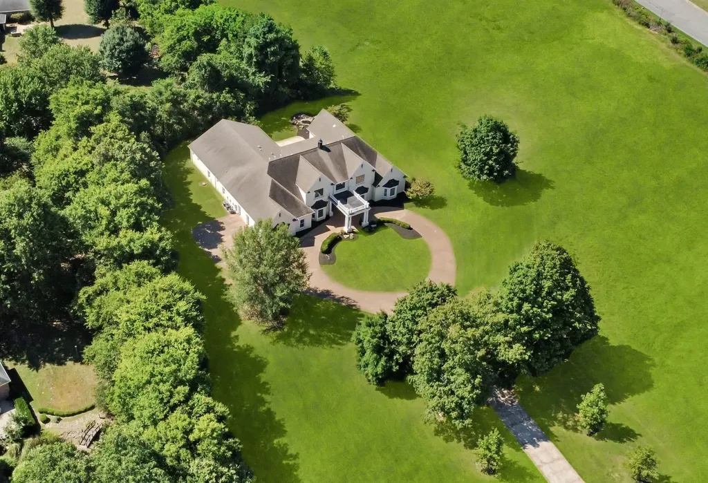 2360 Memorial Drive Extension Clarksville TN 37043