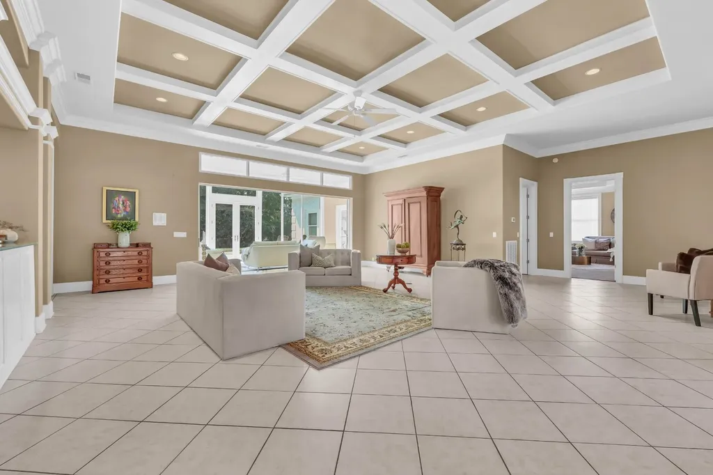2360 Memorial Drive Extension Clarksville TN 37043