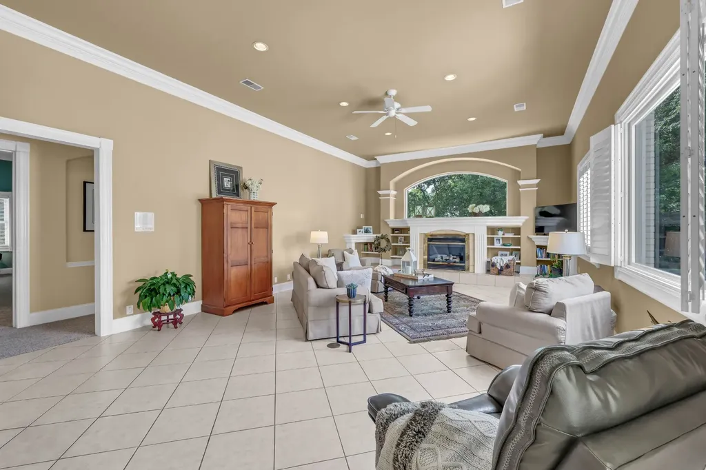 2360 Memorial Drive Extension Clarksville TN 37043