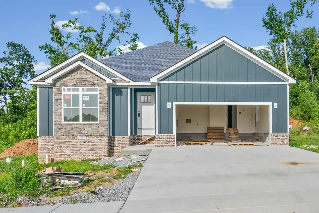 979 Bankside Drive Clarksville TN 37043