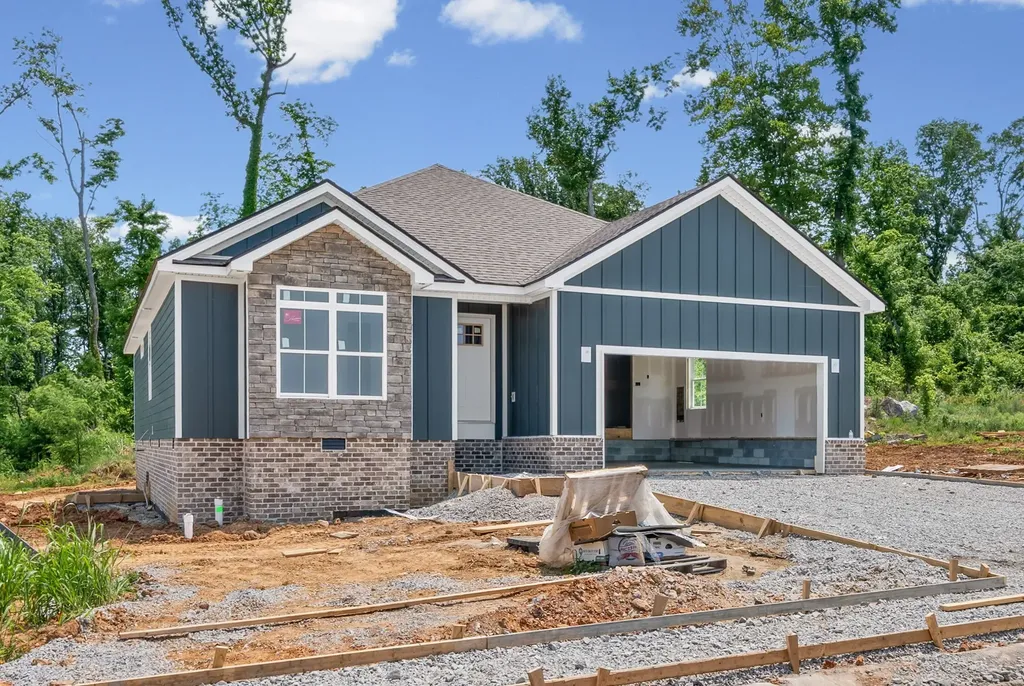 979 Bankside Drive Clarksville TN 37043