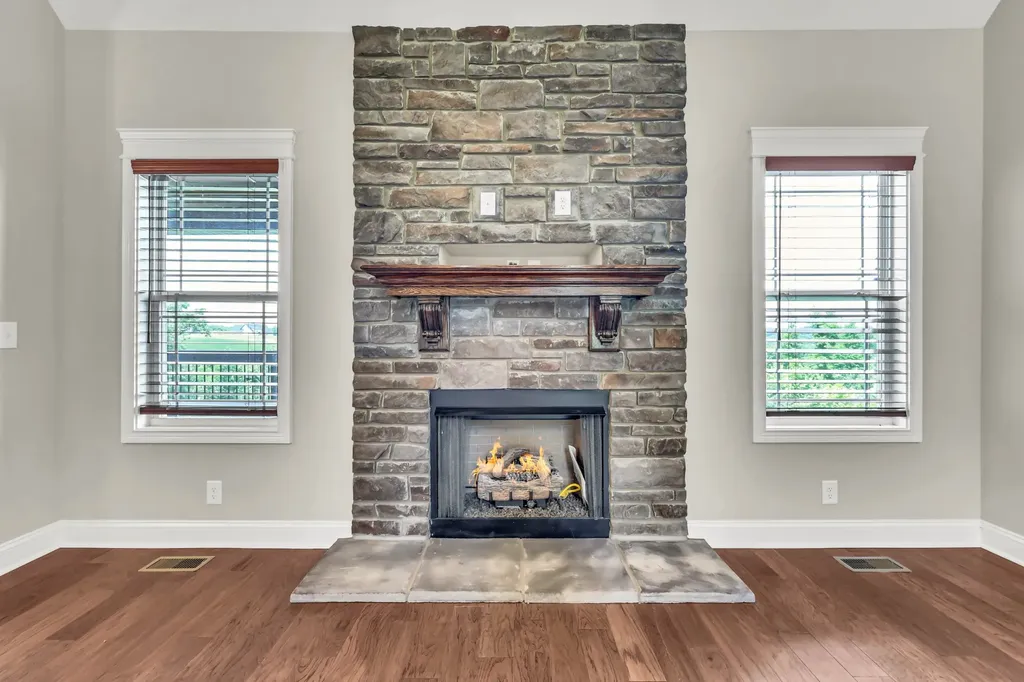 4018 Cooper Creek Road Woodlawn TN 37191