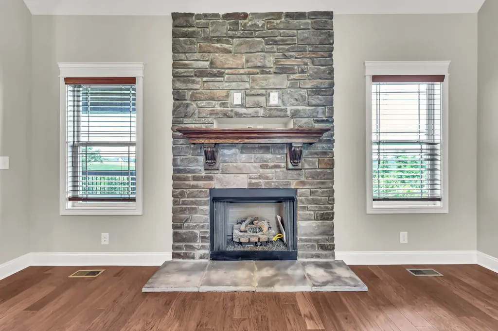 4018 Cooper Creek Road Woodlawn TN 37191