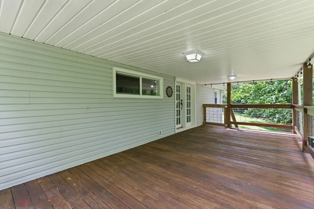 8836 W Sheepneck Road Mount Pleasant TN 38474