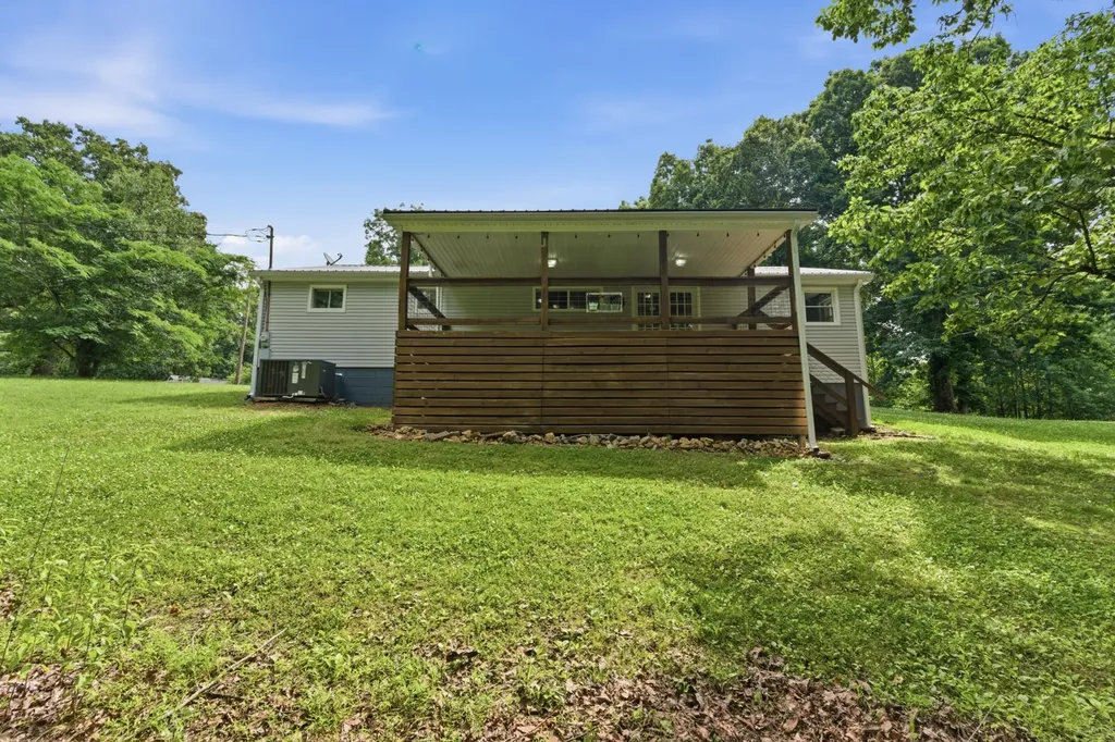 8836 W Sheepneck Road Mount Pleasant TN 38474
