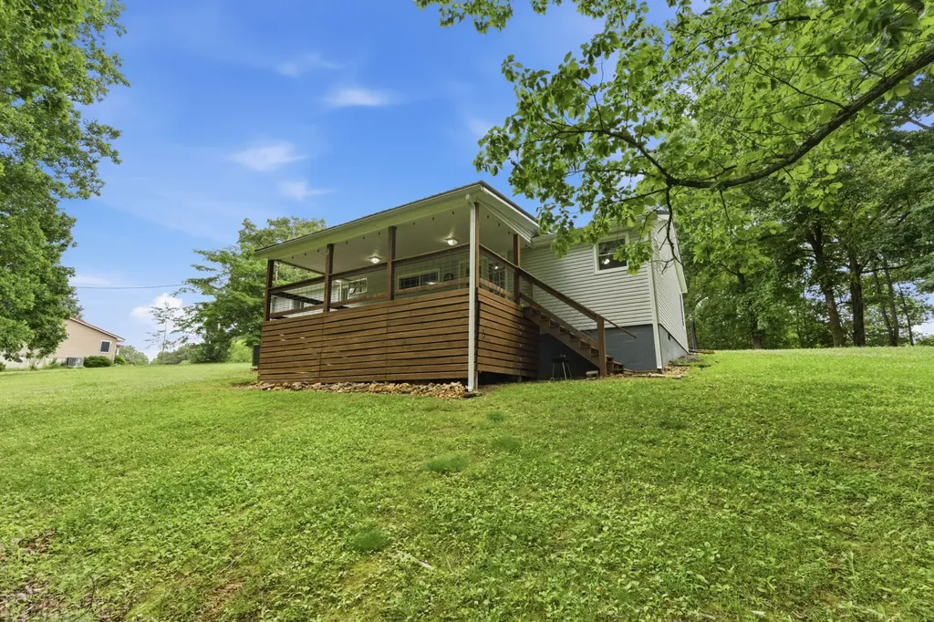8836 W Sheepneck Road Mount Pleasant TN 38474
