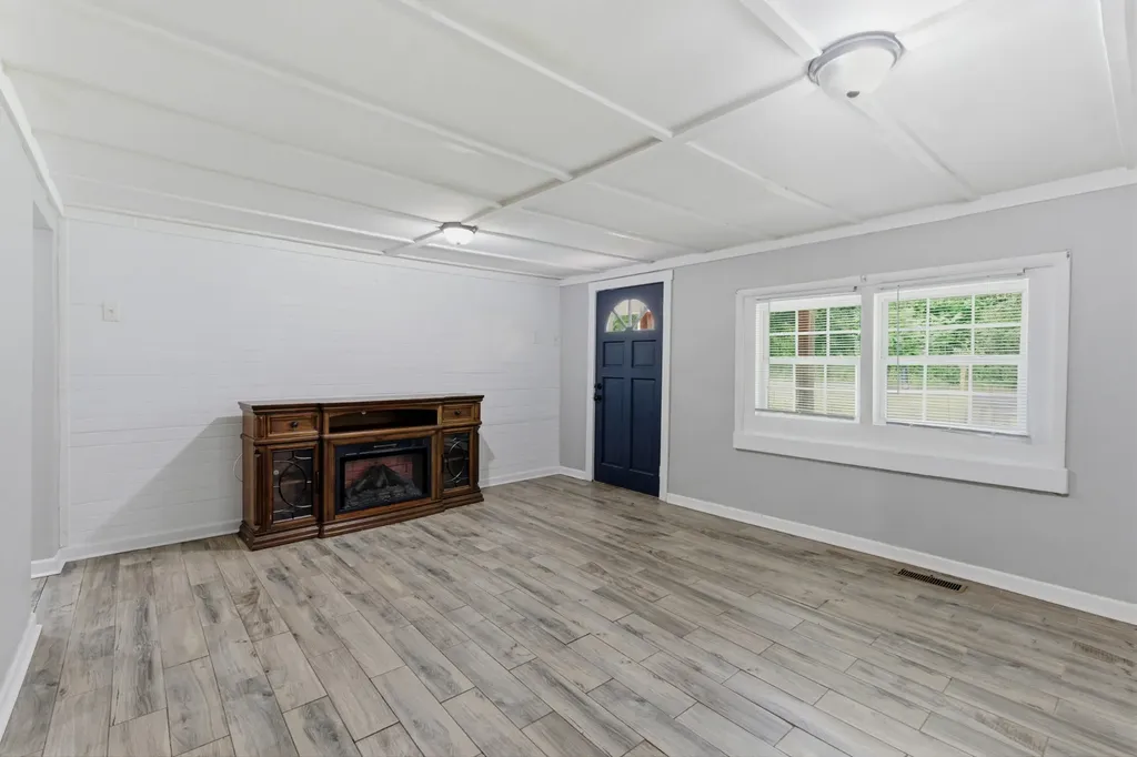 8836 W Sheepneck Road Mount Pleasant TN 38474