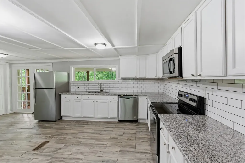 8836 W Sheepneck Road Mount Pleasant TN 38474