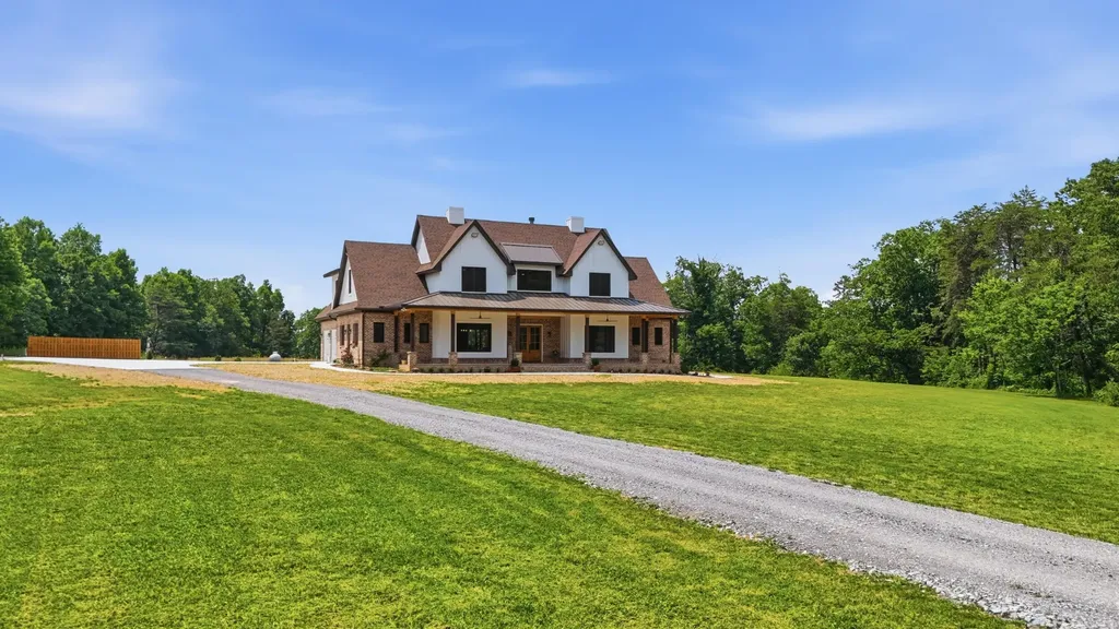 12631 Jones Gap Road Soddy Daisy TN 37379