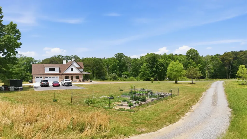 12631 Jones Gap Road Soddy Daisy TN 37379