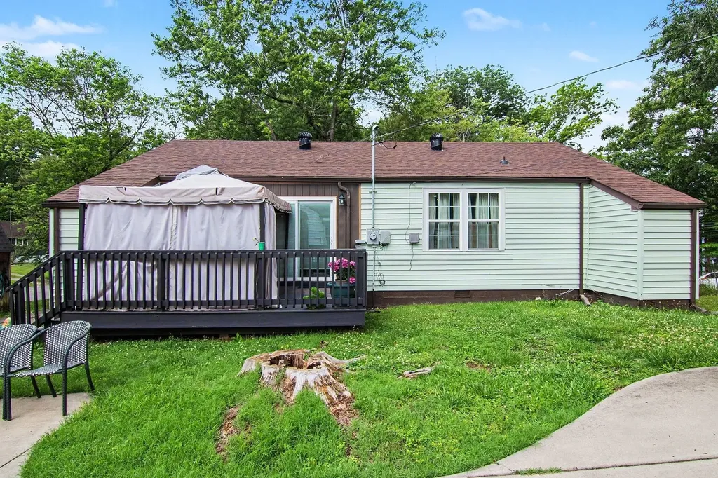 971 Woody Hills Drive Clarksville TN 37040